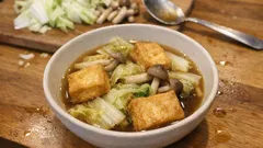 팬 하나로 끝내는 아쓰아게 배추 시메지 자박조림—겉바속촉, 밥이 술술