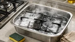 가스레인지 삼발이 탄 자국, 베이킹소다 불림으로 힘 안 들이고 지우는 법